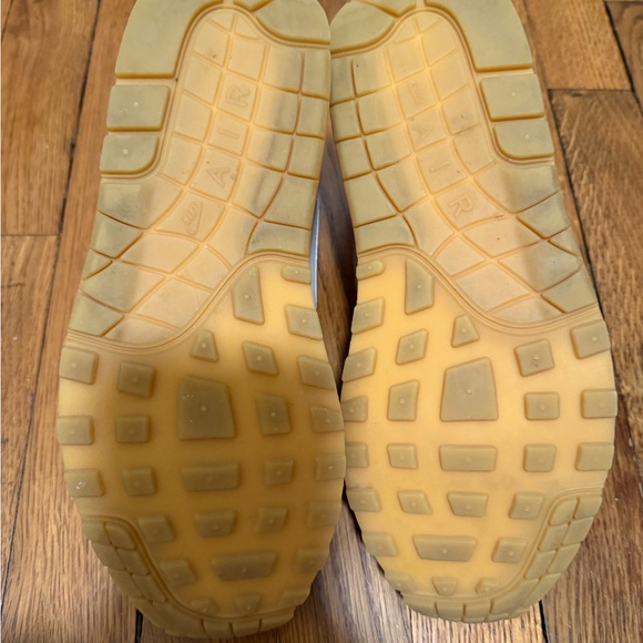 Nike Air Max Cream and Pink - Picture 6 of 6